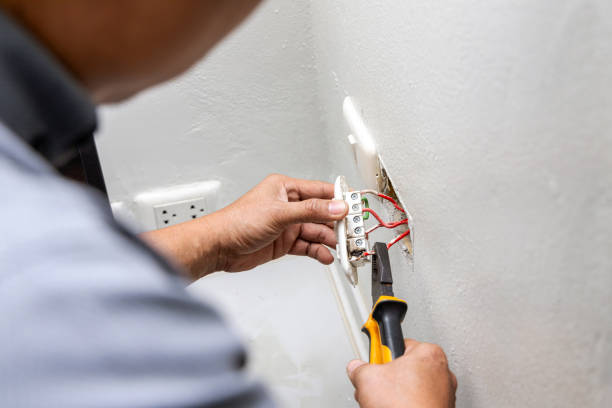 Best Emergency Electrical Repair  in Seaford, NY